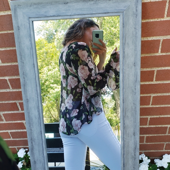 Bell Sleeve Floral Top - Picture 6 of 6